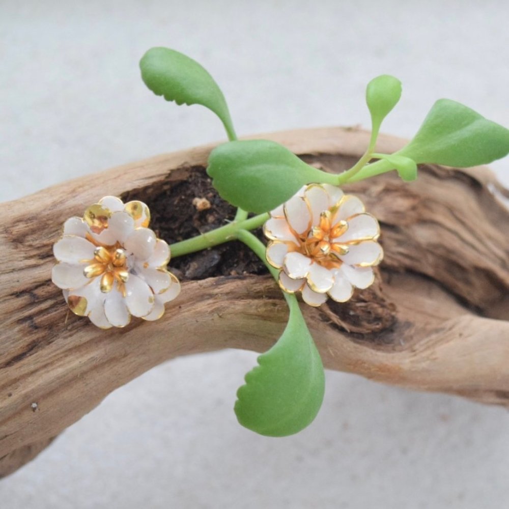 Vintage 70's Clip On Flower Earrings